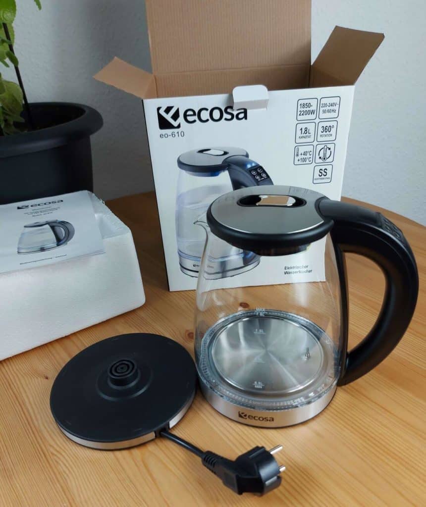 ecosa-wasserkocher-blume-tisch